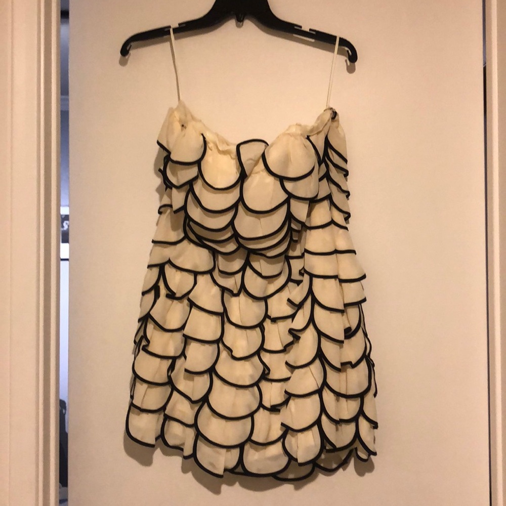 Leifsdottir strapless dress